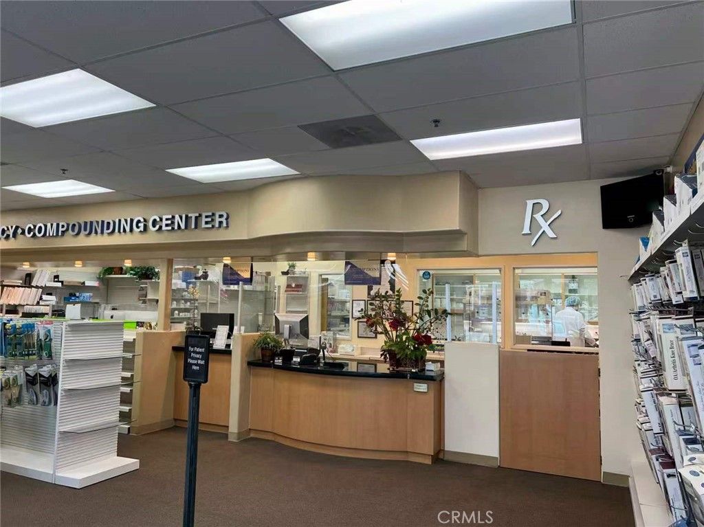 26750 Towne Centre Dr, Lake Forest, CA 92610 — photo 3