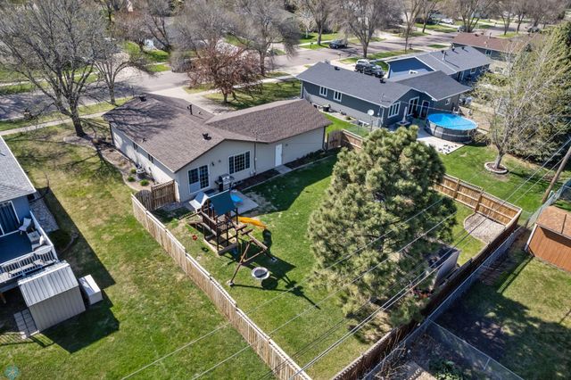 1922 18th Street S, Fargo, ND 58103