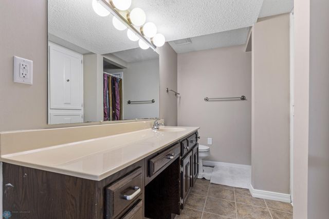 1922 18th Street S, Fargo, ND 58103