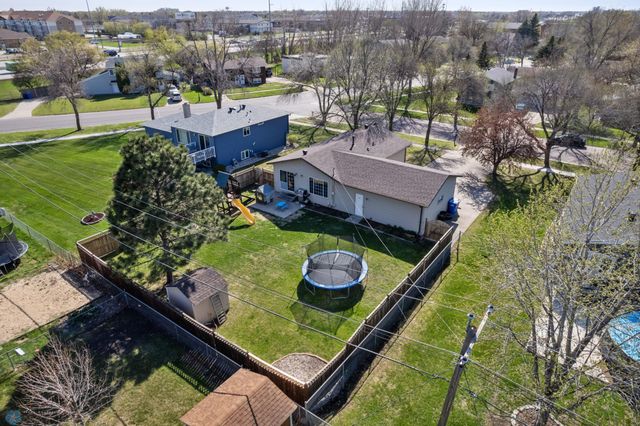 1922 18th Street S, Fargo, ND 58103