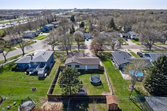 1922 18th Street S, Fargo, ND 58103