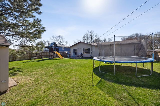 1922 18th Street S, Fargo, ND 58103