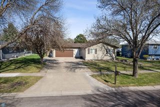 1922 18th Street S, Fargo, ND 58103