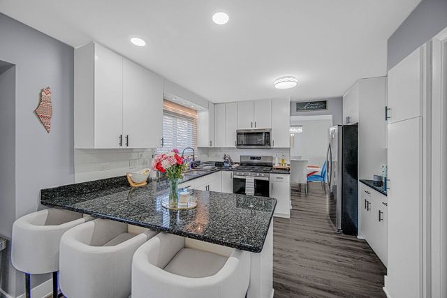 8324 Bromley Street, Orland Park, IL 60462