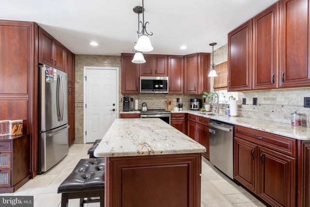 2100 FREDERICK CT, Vineland, NJ 08361