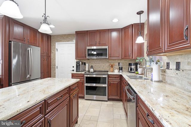 2100 FREDERICK CT, Vineland, NJ 08361