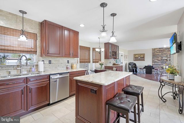 2100 FREDERICK CT, Vineland, NJ 08361