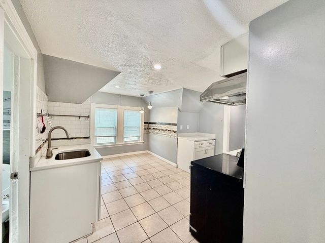 10 Clark St 3, Quincy, MA 02171