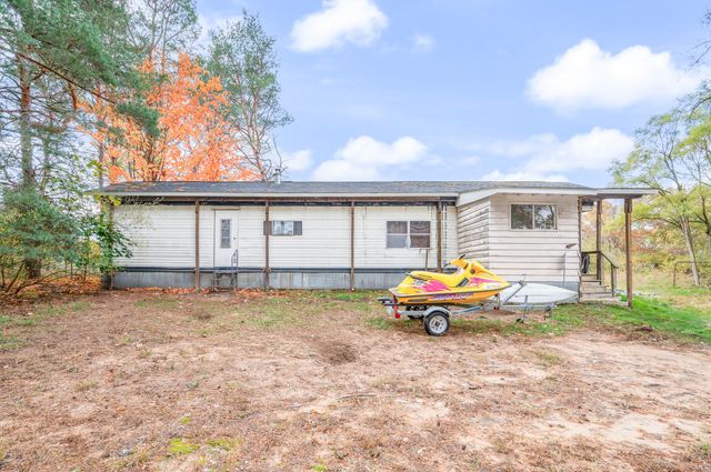 18751 16 Mile Rd, Big Rapids Twp, MI 49307