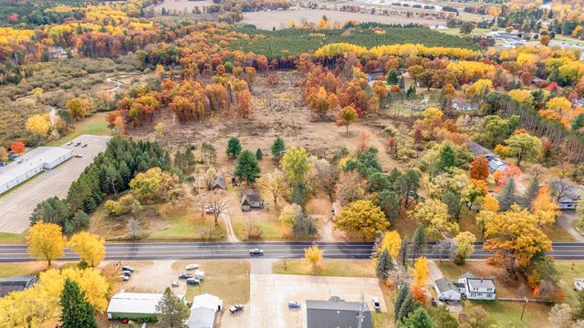 18751 16 Mile Rd, Big Rapids Twp, MI 49307