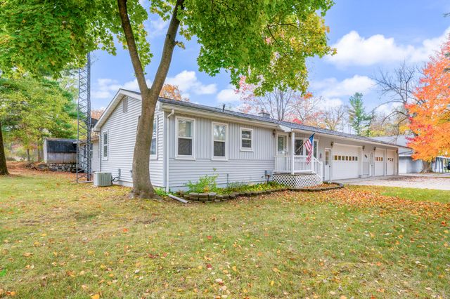 18751 16 Mile Rd, Big Rapids Twp, MI 49307