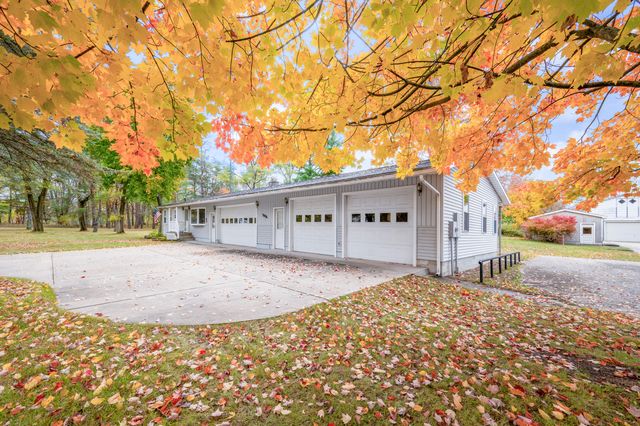 18751 16 Mile Rd, Big Rapids Twp, MI 49307