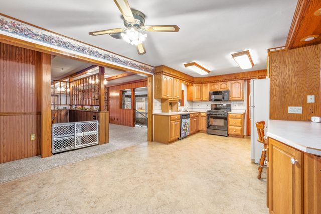 18751 16 Mile Rd, Big Rapids Twp, MI 49307