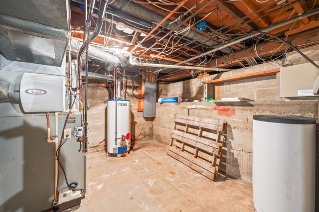 18751 16 Mile Rd, Big Rapids Twp, MI 49307