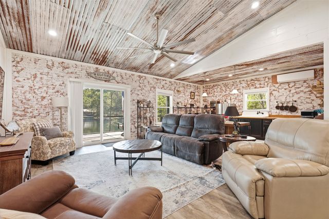 132 King George Road, Scroggins, TX 75480