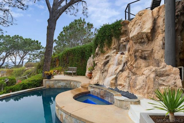 390 Hidden Pines Rd, Del Mar, CA 92014
