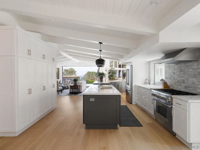 390 Hidden Pines Rd, Del Mar, CA 92014