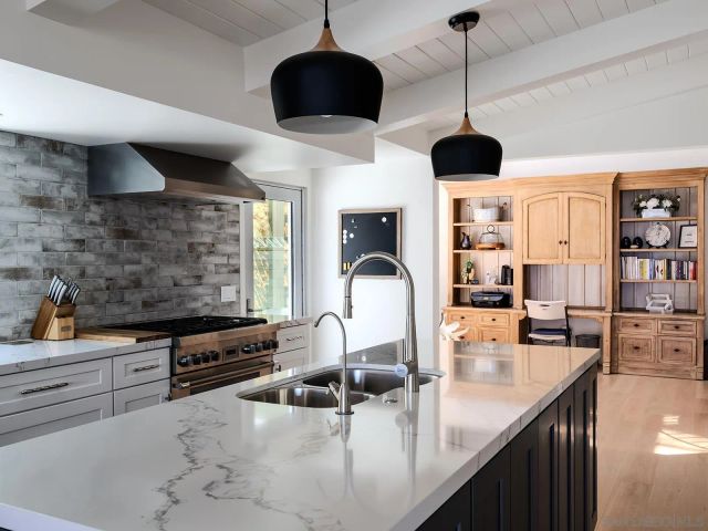 390 Hidden Pines Rd, Del Mar, CA 92014