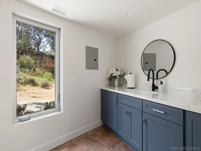 390 Hidden Pines Rd, Del Mar, CA 92014