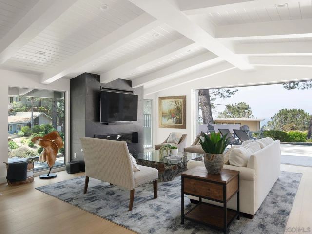 390 Hidden Pines Rd, Del Mar, CA 92014
