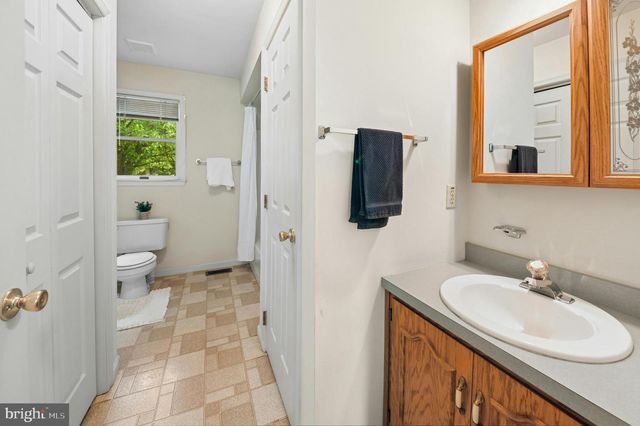 4245 ALDER RD, Bethlehem, PA 18020