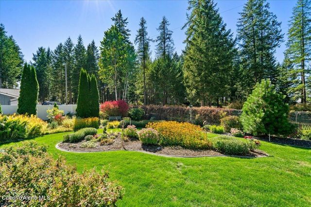 12975 N Ferndale Dr, Hayden, ID 83835