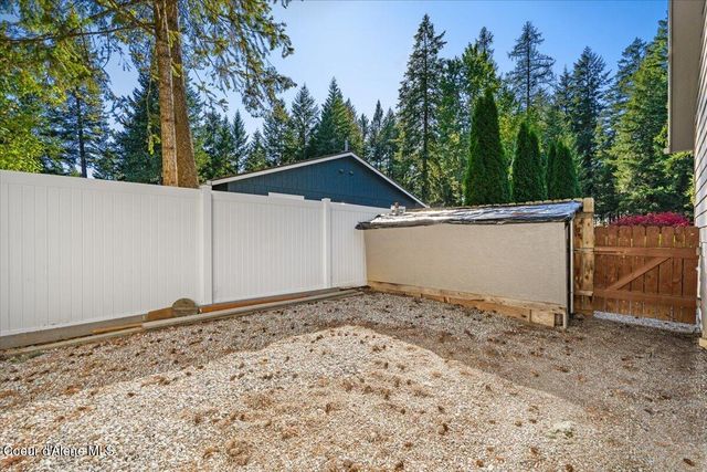 12975 N Ferndale Dr, Hayden, ID 83835