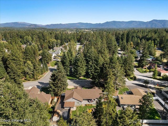 12975 N Ferndale Dr, Hayden, ID 83835