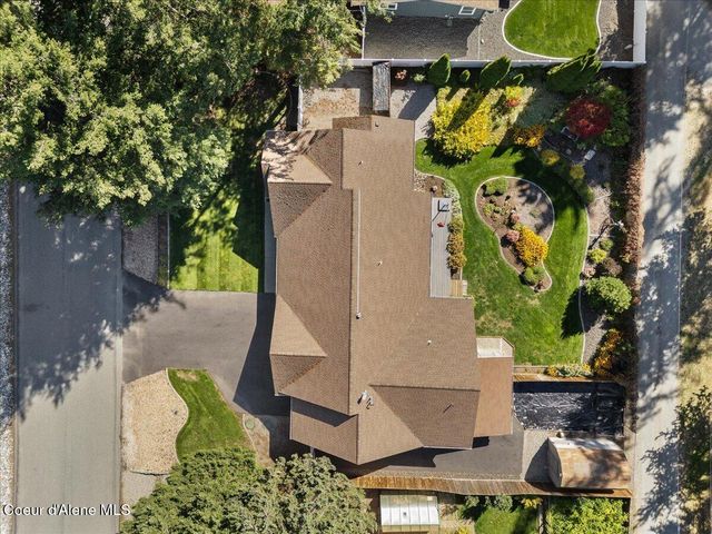 12975 N Ferndale Dr, Hayden, ID 83835