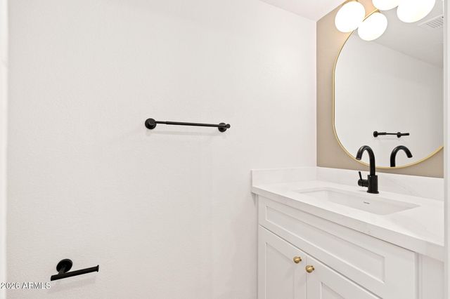 2832 E WALTANN Lane 1, Phoenix, AZ 85032