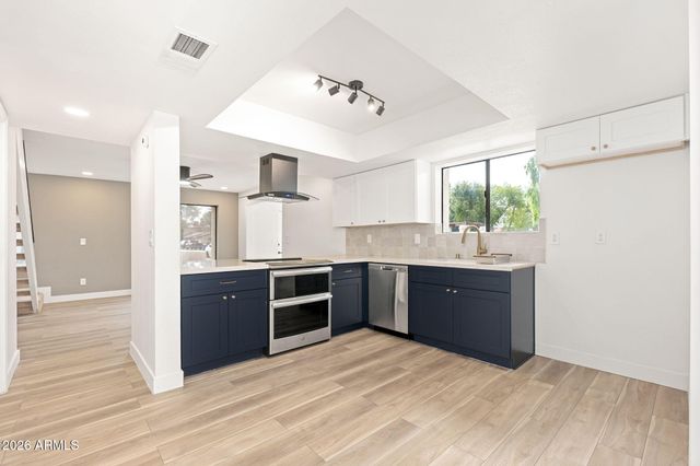 2832 E WALTANN Lane 1, Phoenix, AZ 85032