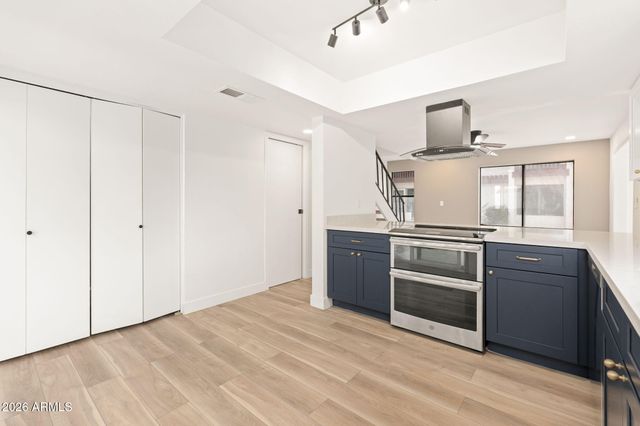 2832 E WALTANN Lane 1, Phoenix, AZ 85032