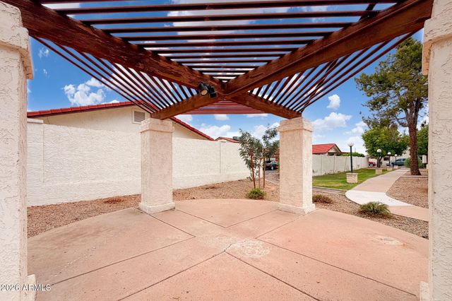 2832 E WALTANN Lane 1, Phoenix, AZ 85032