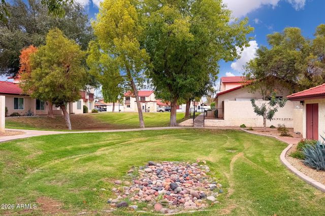 2832 E WALTANN Lane 1, Phoenix, AZ 85032
