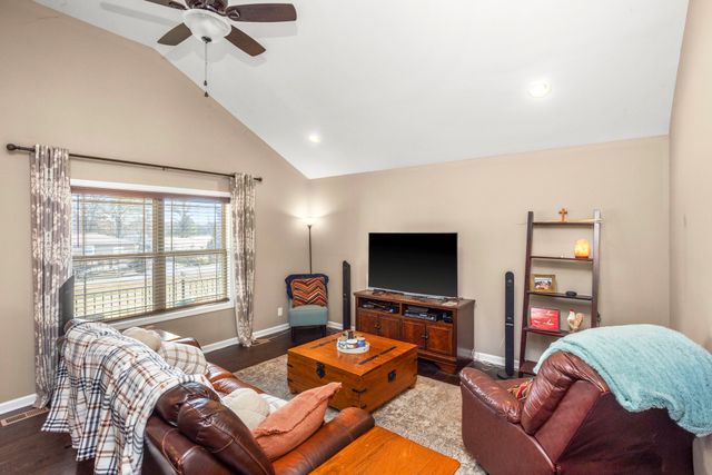 77 Shawna Ln, Hillsboro, TN 37342