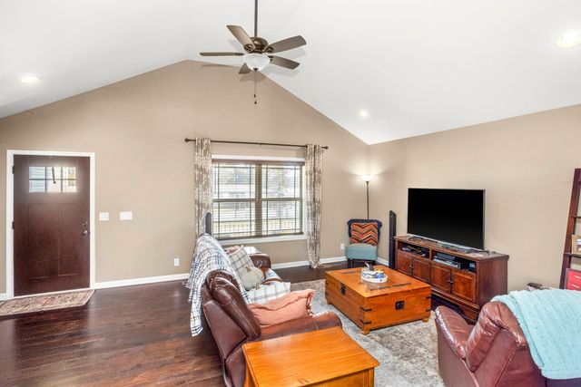 77 Shawna Ln, Hillsboro, TN 37342