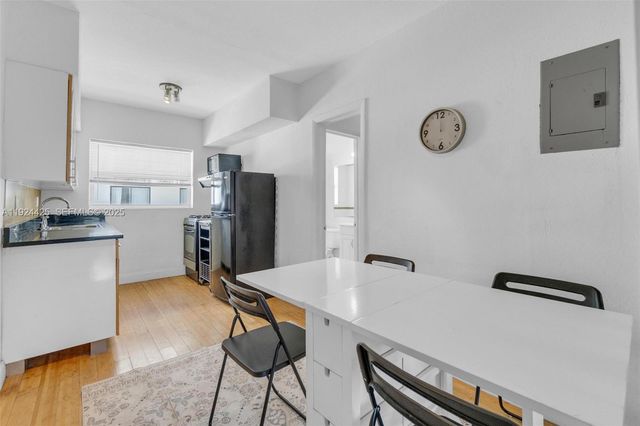 8080 Tatum Waterway Dr 25, Miami Beach, FL 33141