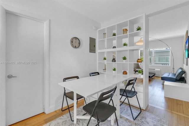 8080 Tatum Waterway Dr 25, Miami Beach, FL 33141