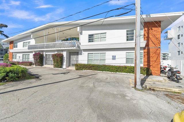 8080 Tatum Waterway Dr 25, Miami Beach, FL 33141