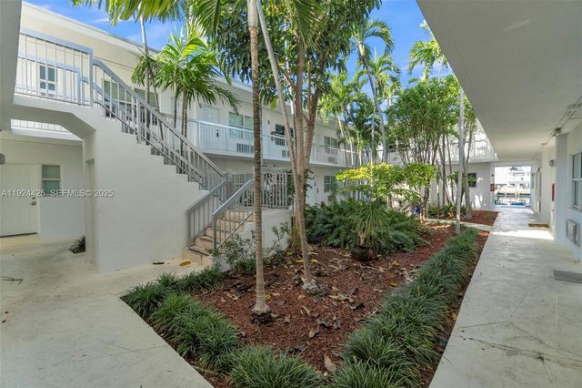 8080 Tatum Waterway Dr 25, Miami Beach, FL 33141