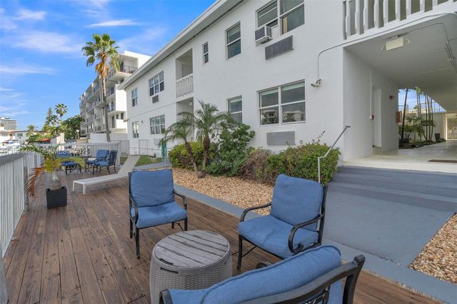 8080 Tatum Waterway Dr 25, Miami Beach, FL 33141