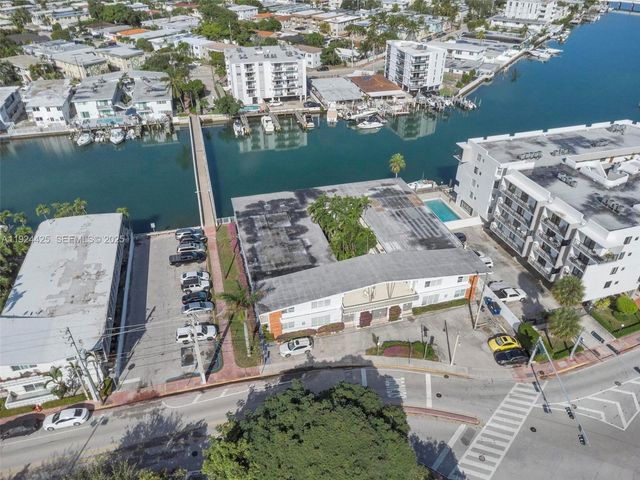 8080 Tatum Waterway Dr 25, Miami Beach, FL 33141