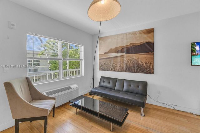 8080 Tatum Waterway Dr 25, Miami Beach, FL 33141