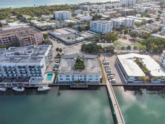 8080 Tatum Waterway Dr 25, Miami Beach, FL 33141