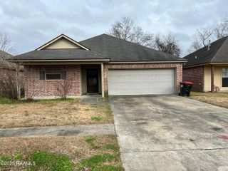 109 Country Garden Lane, Lafayette, LA 70507