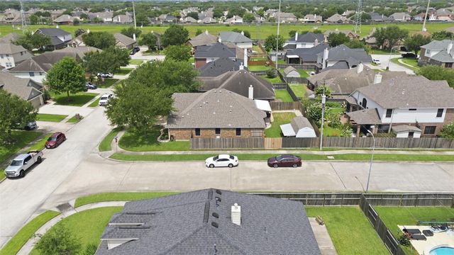 2121 Sugar Hill Drive, Deer Park, TX 77536