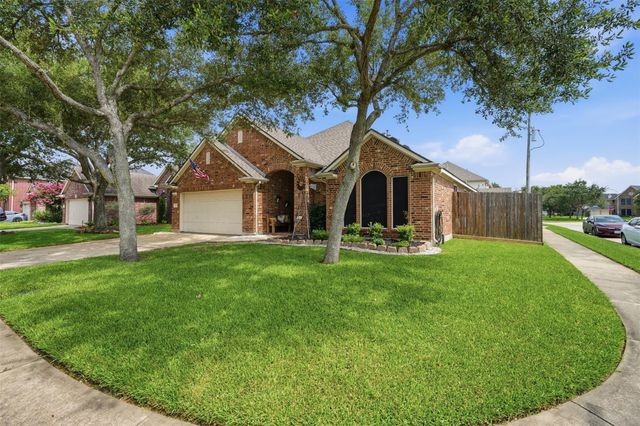 2121 Sugar Hill Drive, Deer Park, TX 77536