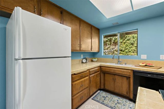 1476 Val Mar Drive, San Bernardino, CA 92404