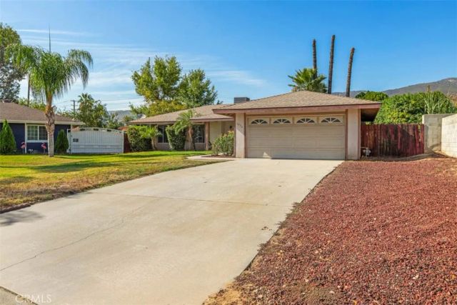 1476 Val Mar Drive, San Bernardino, CA 92404
