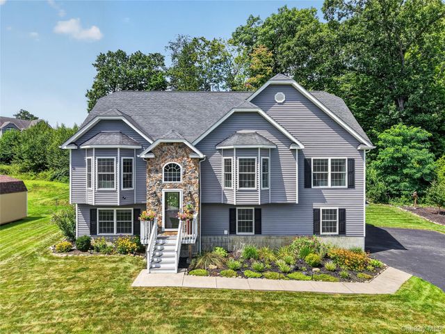 22 Ashley Court, Salisbury Mills, NY 12577